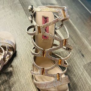 Betsey Johnson
Pink Strappy Heel In Blush.